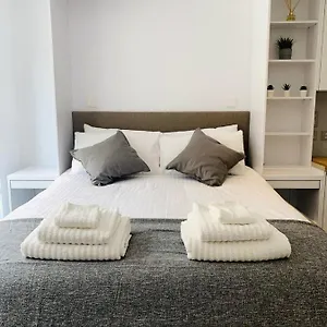Cp Floor Luxury Apartment